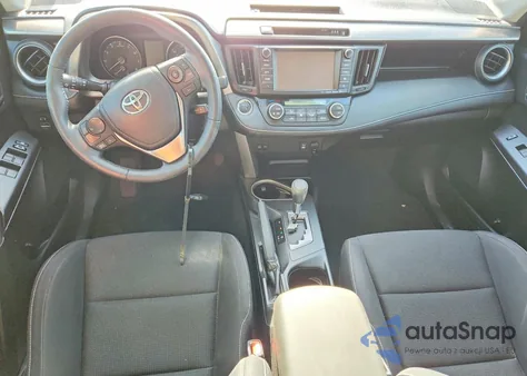 2017 Toyota Rav4 Xle z USA, uszkodzony, nr VIN JTMWFREV8HJ139087